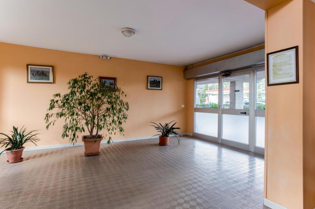 Lucca Roomy Apartment With Balcony And Parking! Exterior photo